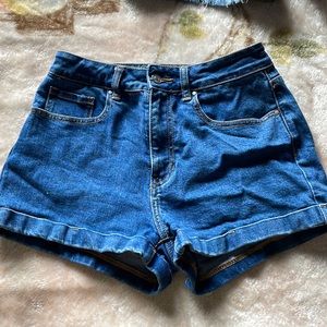 PacSun mom shorts cuffed